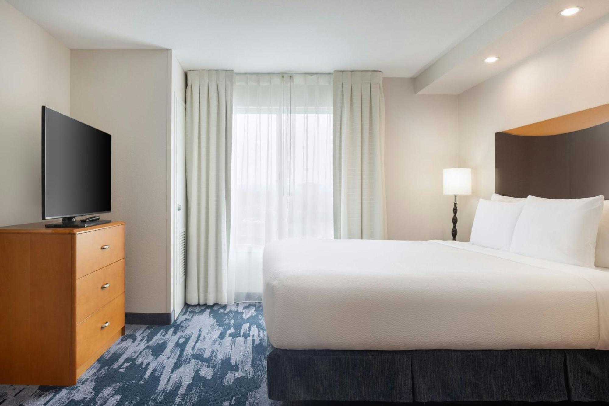 Fairfield And Hotel