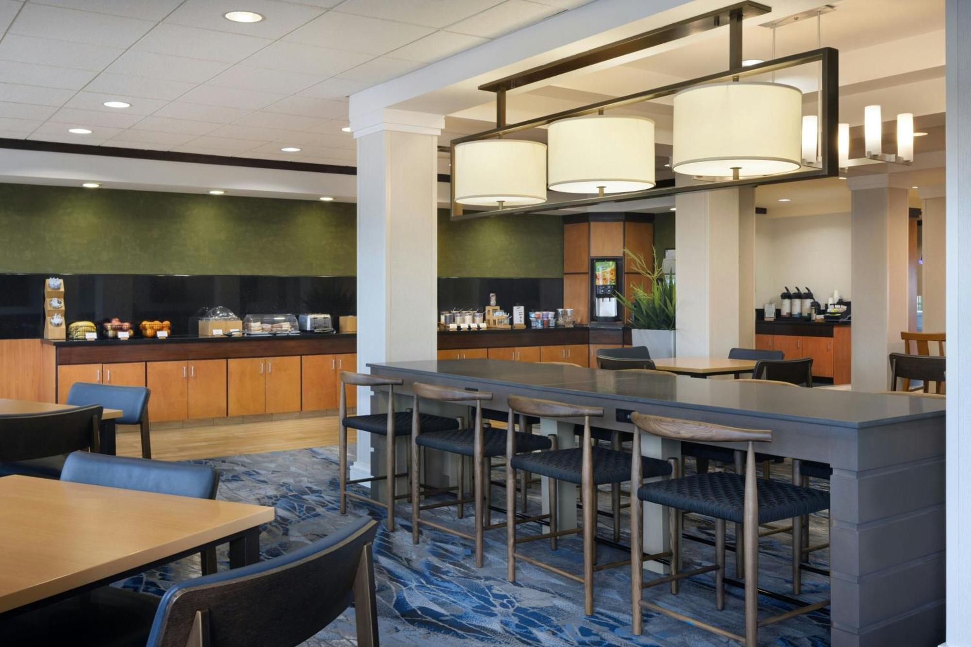 Fairfield And Hotel 3*