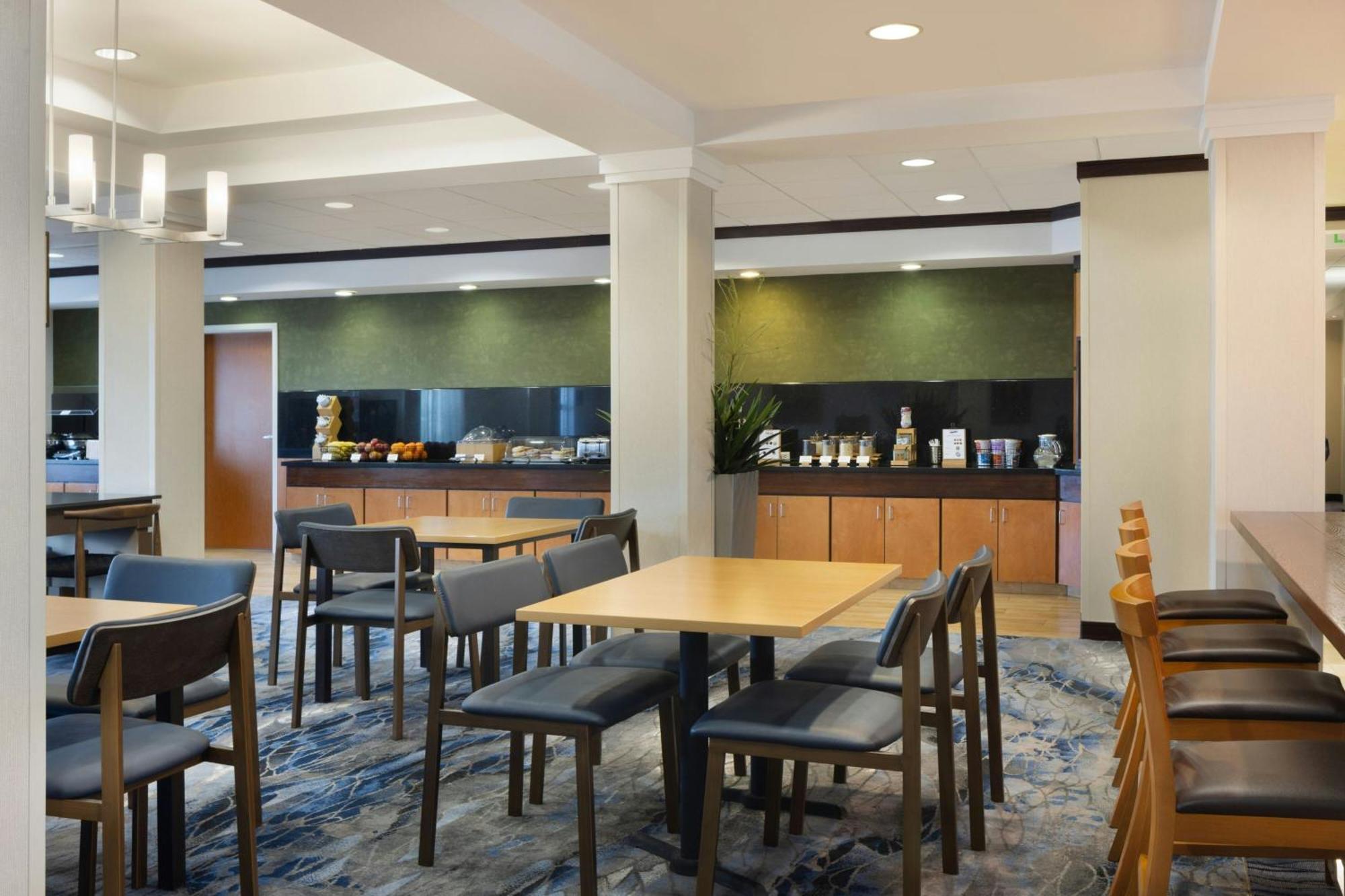 Fairfield And Hotel